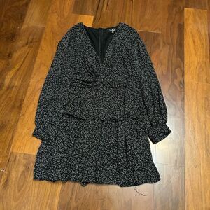 Lulus women’s Tell you I love you black print tiered mini dress size medium